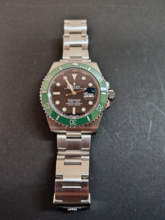 サブマリーナー デイト　オイスター、41 mm、オイスタースチール126610L（高級時計）の商品画像 - 査定依頼日：2026年1月9日 - 最高査定価格：2,300,000円