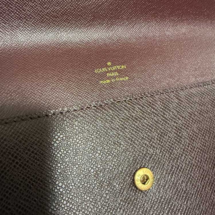 LOUISVUITTON クラッチ 書類ケース アカジュ（ブランド財布・小物）の商品画像 - 査定依頼日：2026年10月25日 - 最高査定価格：20,000円