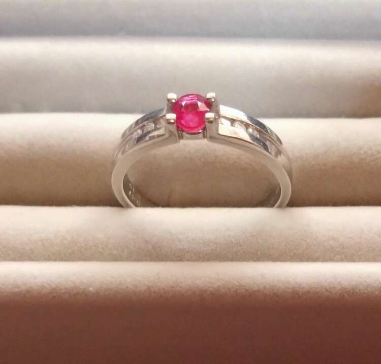 指輪（宝石）の商品画像 - 査定依頼日：2025年5月23日 - 最高査定価格：35,000円