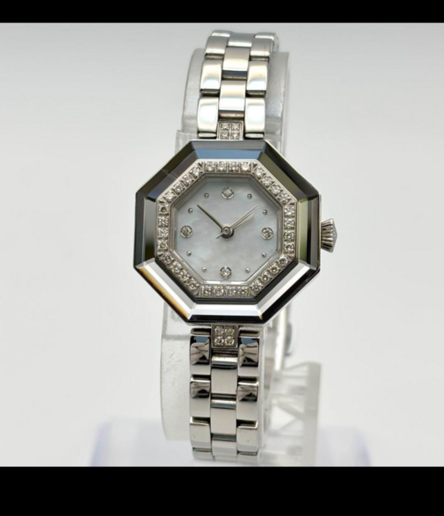 Lunage ルナージュ 腕時計 オクタゴン ダイヤ 0.30ct（高級時計）の商品画像 - 査定依頼日：2025年6月19日 - 最高査定価格：10,000円