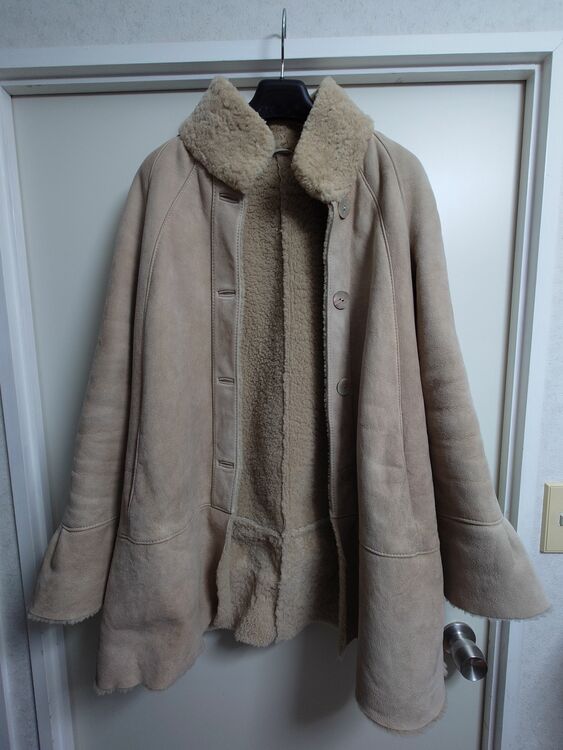 ブルーリボン社のムートンコート（古着・ファッション）の商品画像 - 査定依頼日：2025年10月25日 - 最高査定価格：1,000円