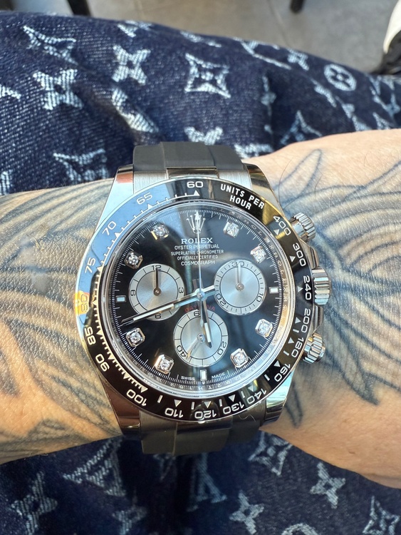 126519 デイトナオイフレWG 8P（高級時計）の商品画像 - 査定依頼日：2026年2月2日 - 最高査定価格：7,400,000円