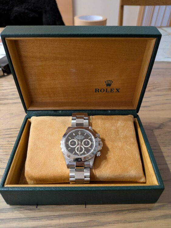 ロレックス デイトナ 1652（高級時計）の商品画像 - 査定依頼日：2025年12月9日 - 最高査定価格：3,800,000円