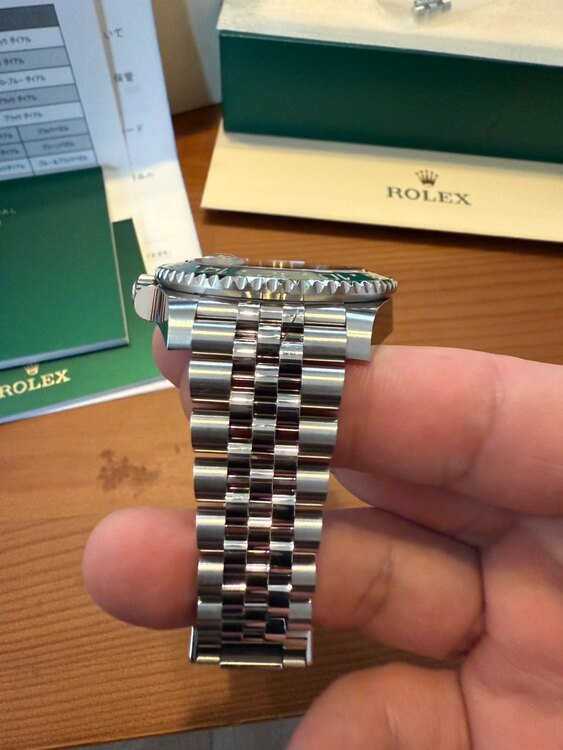 126720VTNR（高級時計）の商品画像 - 査定依頼日：2025年4月8日 - 最高査定価格：2,400,000円