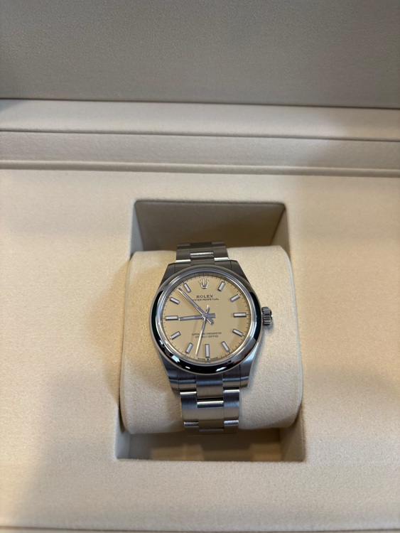 ロレックス パーペチュアル 27720（高級時計）の商品画像 - 査定依頼日：2025年7月22日 - 最高査定価格：1,350,000円