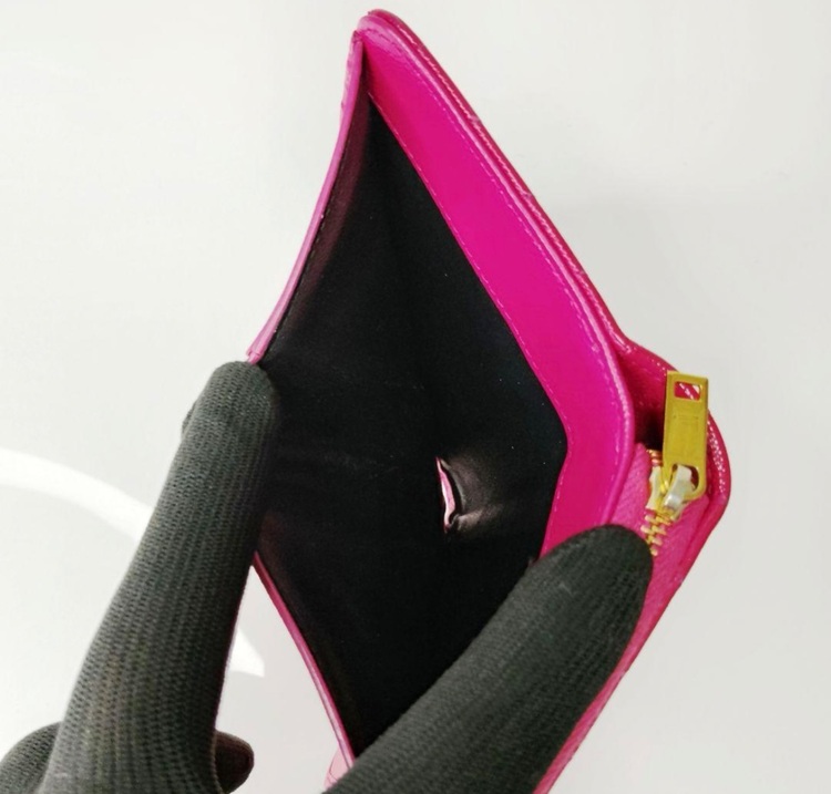 イブサンローラン  （ブランドバッグ）の商品画像 - 査定依頼日：2025年8月17日 - 最高査定価格：15,000円