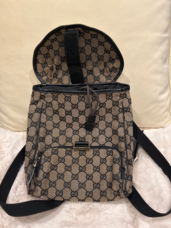 バックパック（ブランドバッグ）の商品画像 - 査定依頼日：2025年10月15日 - 最高査定価格：15,000円