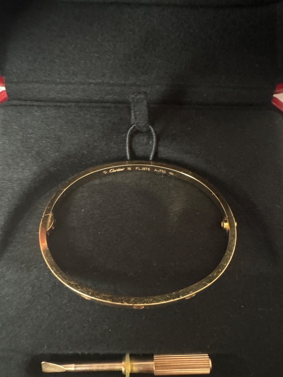 CartierラブブレスFLJ878（金・貴金属）の商品画像 - 査定依頼日：2025年11月5日 - 最高査定価格：415,000円