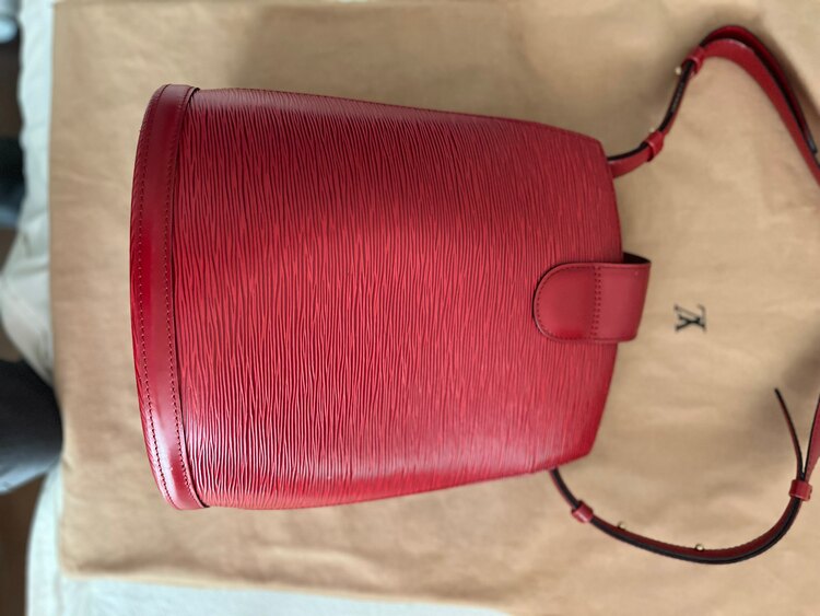 LV M52257 エピ　クリュニー　ショルダーバッグ（ブランドバッグ）の商品画像 - 査定依頼日：2025年3月30日 - 最高査定価格：45,000円