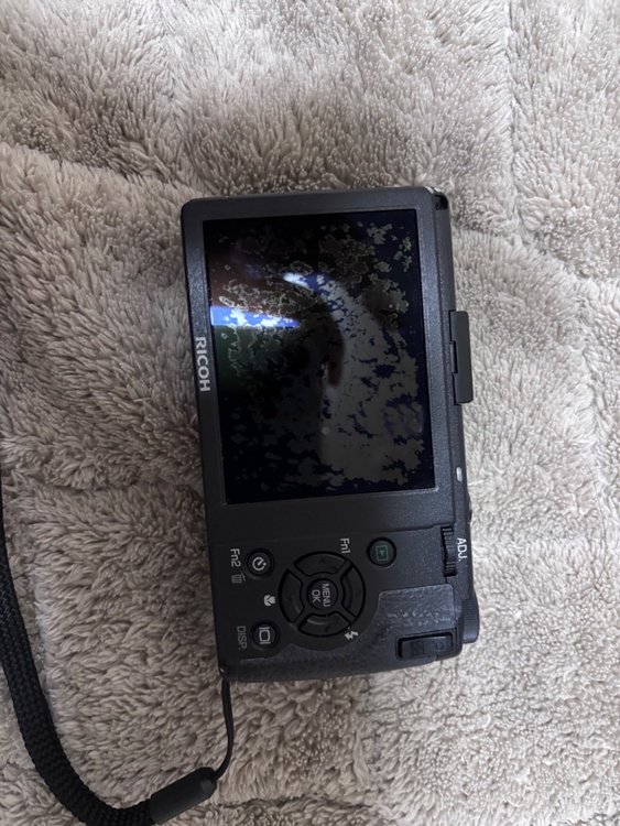 リコー　GR3（カメラ）の商品画像 - 査定依頼日：2026年4月8日 - 最高査定価格：100,000円