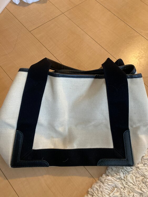 バレンシアガ  （ブランドバッグ）の商品画像 - 査定依頼日：2025年3月26日 - 最高査定価格：20,000円