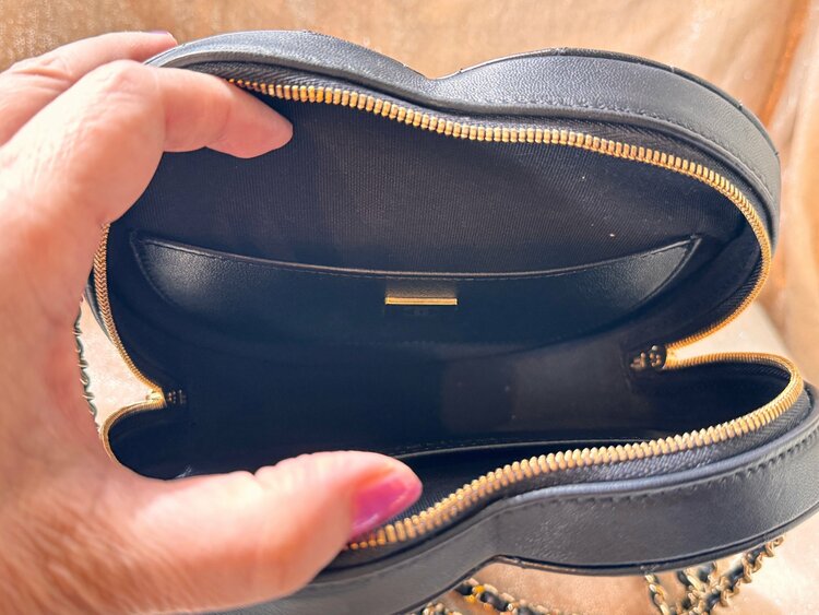 ハートシェイプ　チェーンバッグ　ラムスキン　金具シャンパンゴールド（ブランドバッグ）の商品画像 - 査定依頼日：2026年3月2日 - 最高査定価格：670,000円