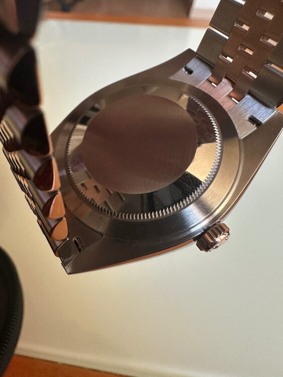 ロレックス デイトジャスト 12630（高級時計）の商品画像 - 査定依頼日：2025年2月1日 - 最高査定価格：2,200,000円