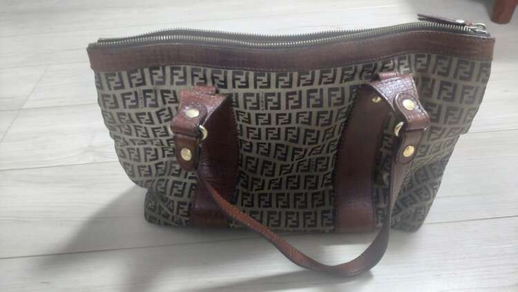 トートバック（ブランドバッグ）の商品画像 - 査定依頼日：2025年3月5日 - 最高査定価格：15,000円