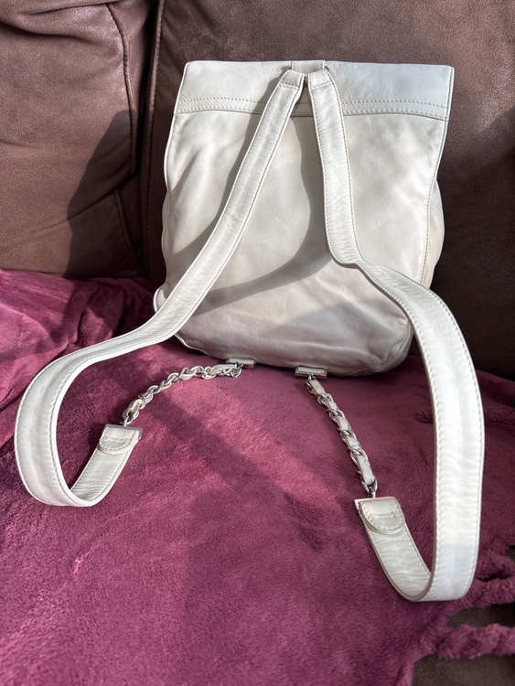 リュック（ブランドバッグ）の商品画像 - 査定依頼日：2025年12月8日 - 最高査定価格：140,000円