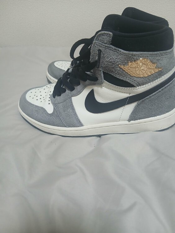 AIRJORDAN1　レトロHIGH OGグレー（古着・ファッション）の商品画像 - 査定依頼日：2026年9月24日 - 最高査定価格：4,000円