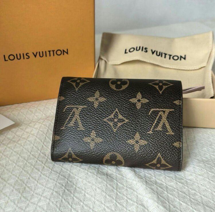 ポルトフォイユ・ヴィクトリーヌ　ローズ・バレリーヌ　モノグラム（ブランド財布・小物）の商品画像 - 査定依頼日：2025年2月3日 - 最高査定価格：12,000円