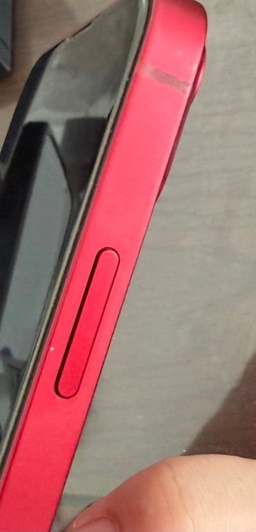 iPhone13mini レッド（スマホ）の商品画像 - 査定依頼日：2026年3月6日 - 最高査定価格：27,000円