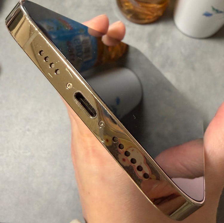 i Phone13promax（スマホ）の商品画像 - 査定依頼日：2026年2月13日 - 最高査定価格：59,000円