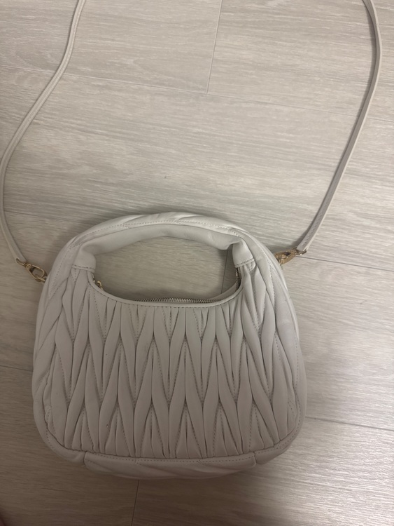 マセラッテ（ブランドバッグ）の商品画像 - 査定依頼日：2025年8月13日 - 最高査定価格：500,000円