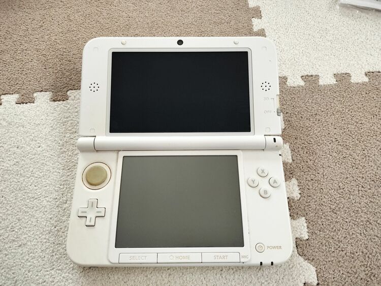 ニンテンドー3DS LL（ゲーム機本体・ゲームソフト）の商品画像 - 査定依頼日：2025年6月20日 - 最高査定価格：7,250円