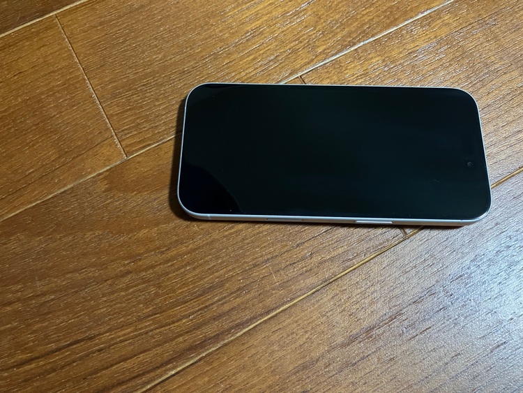 iPhone16（スマホ）の商品画像 - 査定依頼日：2026年3月16日 - 最高査定価格：77,000円