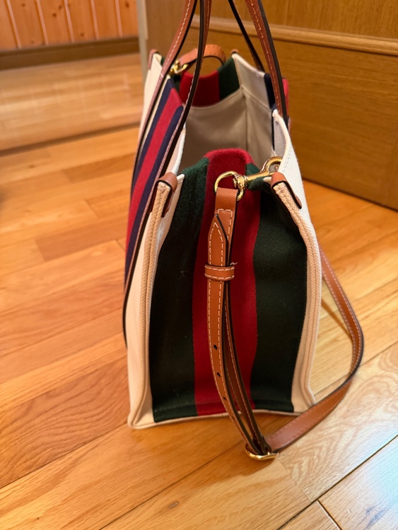 2WAY トートバッグ　白/ネイビー/レッド　キャンバス/レザー（ブランドバッグ）の商品画像 - 査定依頼日：2026年4月19日 - 最高査定価格：95,000円