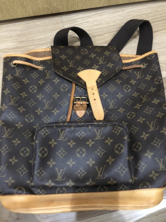 リュック（ブランドバッグ）の商品画像 - 査定依頼日：2022年4月1日 - 最高査定価格：70,000円