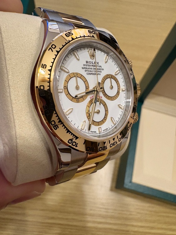 126503（高級時計）の商品画像 - 査定依頼日：2025年10月1日 - 最高査定価格：3,950,000円