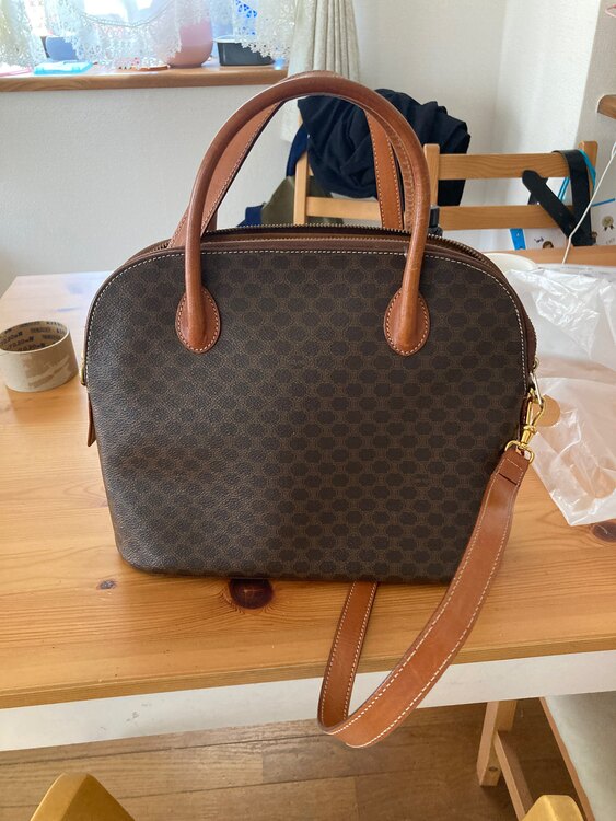 セリーヌ  （ブランドバッグ）の商品画像 - 査定依頼日：2025年5月27日 - 最高査定価格：35,000円