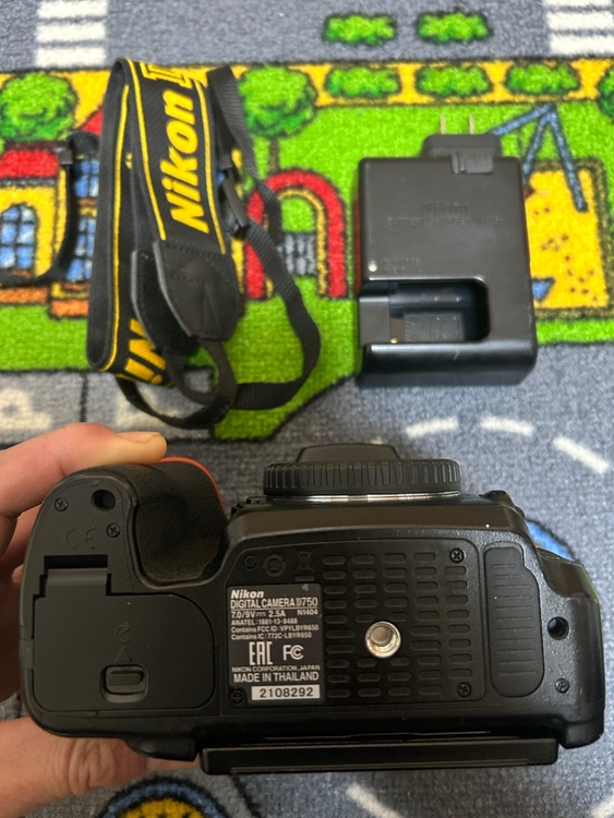 d750（カメラ）の商品画像 - 査定依頼日：2026年4月2日 - 最高査定価格：44,100円