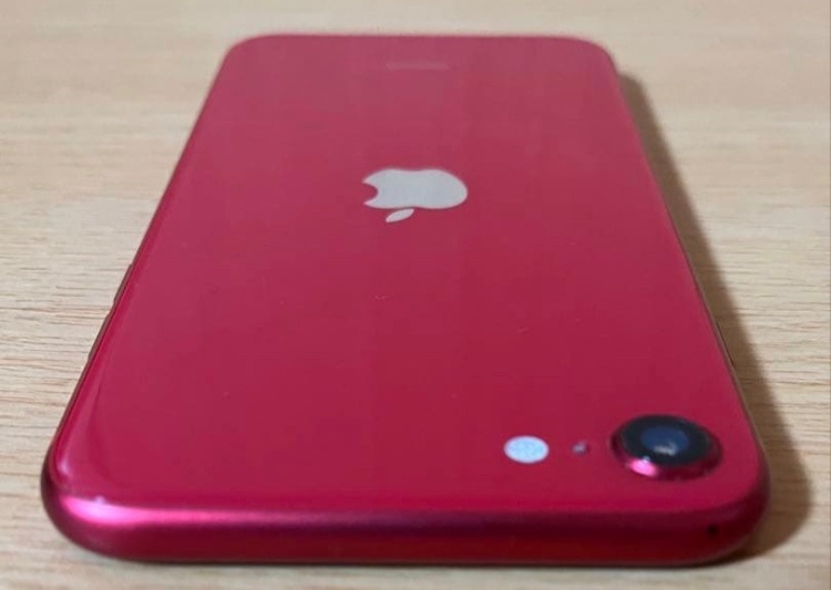 iPhone SE (第 2 世代) 64GB docomo（スマホ）の商品画像 - 査定依頼日：2026年1月19日 - 最高査定価格：14,000円