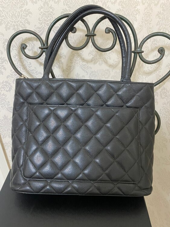 シャネル　キャビアスキン　復刻トート（ブランドバッグ）の商品画像 - 査定依頼日：2024年5月4日 - 最高査定価格：113,000円