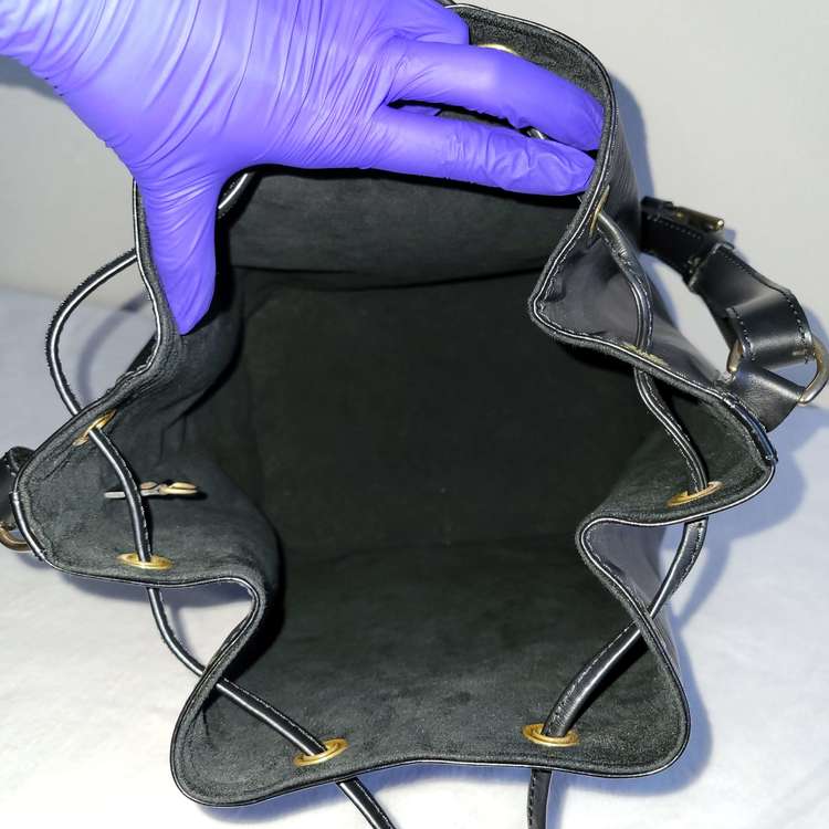 エピノエ　ショルダー（ブランドバッグ）の商品画像 - 査定依頼日：2022年8月25日 - 最高査定価格：35,000円