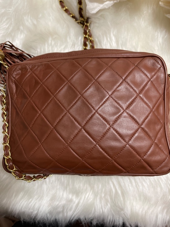 フリンジ付きチェーンショルダーバック（ブランドバッグ）の商品画像 - 査定依頼日：2025年9月5日 - 最高査定価格：120,000円