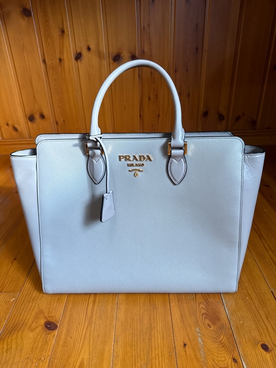 プラダ  （ブランドバッグ）の商品画像 - 査定依頼日：2025年11月27日 - 最高査定価格：80,000円