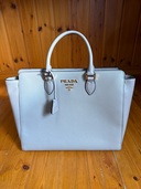 プラダ  （ブランドバッグ）の商品画像 - 査定依頼日：2025年11月27日 - 最高査定価格：80,000円