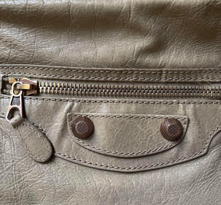 ザデイ（ブランドバッグ）の商品画像 - 査定依頼日：2025年7月28日 - 最高査定価格：10,000円