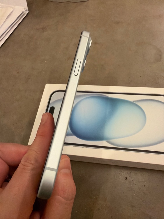 iPhone15（スマホ）の商品画像 - 査定依頼日：2026年9月21日 - 最高査定価格：76,000円