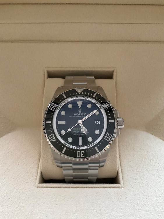ロレックス シードゥエラー （高級時計）の商品画像 - 査定依頼日：2025年11月30日 - 最高査定価格：2,410,000円