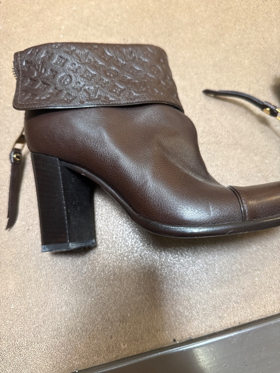 ルイヴィトン（古着・ファッション）の商品画像 - 査定依頼日：2025年12月18日 - 最高査定価格：7,000円