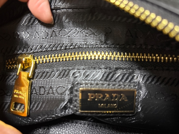 プラダ  （ブランドバッグ）の商品画像 - 査定依頼日：2025年12月21日 - 最高査定価格：100,000円