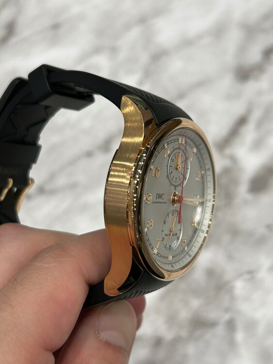 ヨットクラブ ホワイト文字盤（高級時計）の商品画像 - 査定依頼日：2025年6月1日 - 最高査定価格：1,300,000円