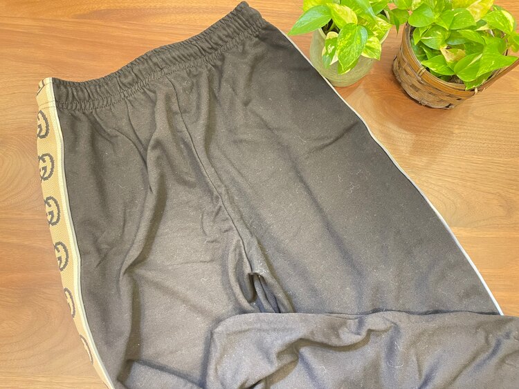 スウェットパンツサイドロゴ（古着・ファッション）の商品画像 - 査定依頼日：2024年12月12日 - 最高査定価格：20,000円