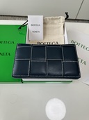 カセット ジップアラウンドウォレット（ブランド財布・小物）の商品画像 - 査定依頼日：2024年10月8日 - 最高査定価格：20,000円