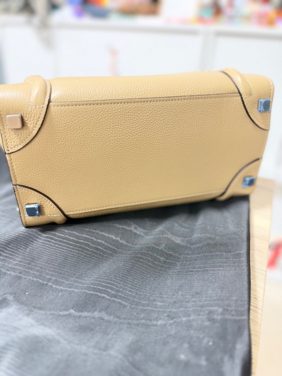 CELINE　ラゲージ マイクロバッグ（ブランドバッグ）の商品画像 - 査定依頼日：2026年9月30日 - 最高査定価格：190,000円