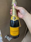 シャンパン ヴーヴ・クリコ （お酒）の商品画像 - 査定依頼日：2025年10月16日 - 最高査定価格：3,000円