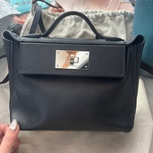 ヴァンキャトルミニ（ブランドバッグ）の商品画像 - 査定依頼日：2026年1月20日 - 最高査定価格：1,330,000円