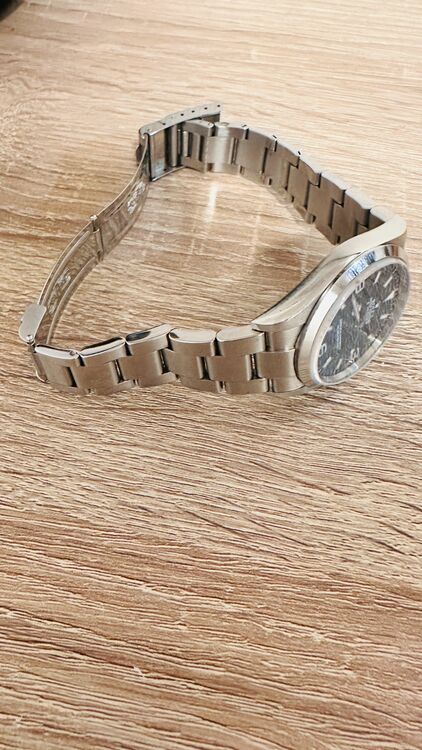 ロレックス エクスプローラー 11427（高級時計）の商品画像 - 査定依頼日：2025年10月18日 - 最高査定価格：930,000円