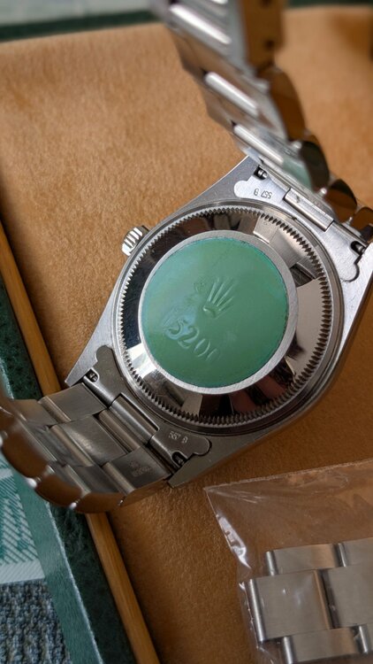 ロレックス パーペチュアルデイト 15200（高級時計）の商品画像 - 査定依頼日：2026年1月12日 - 最高査定価格：750,000円